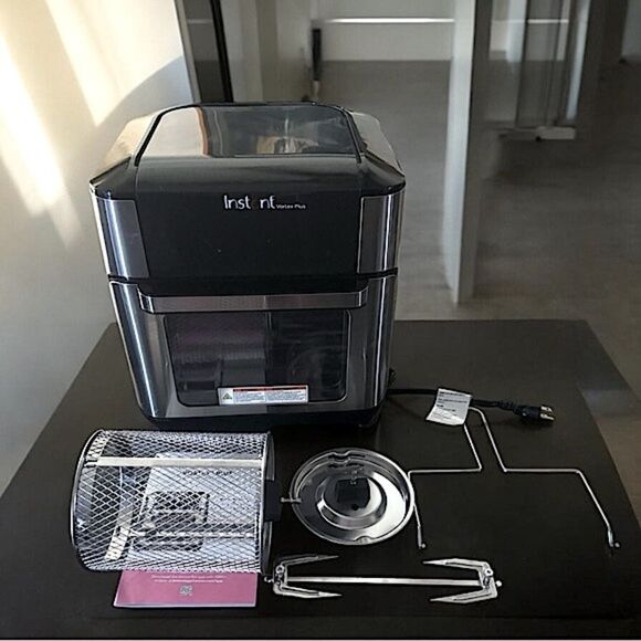 Instant Vortex Plus l Air Fryer Oven  l Black w/ Silver Accents l 10 Quart l EUC - Picture 4 of 9